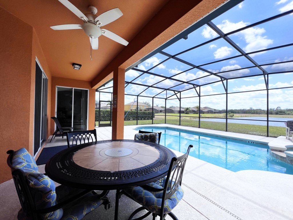 Lakeside 5 Bed Pool Spa and Game Room Vacation Rental in Davenport - RedAwning