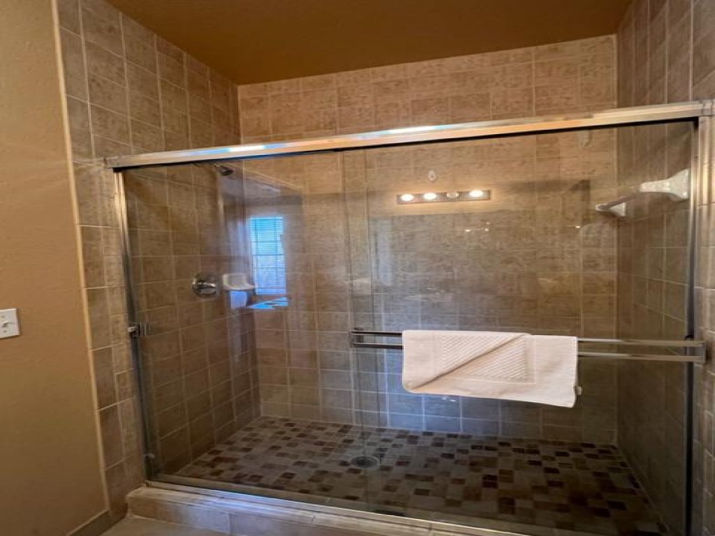 Relaxing 3 Bed Condo in Tuscana Resort Vacation Rental in Davenport - RedAwning