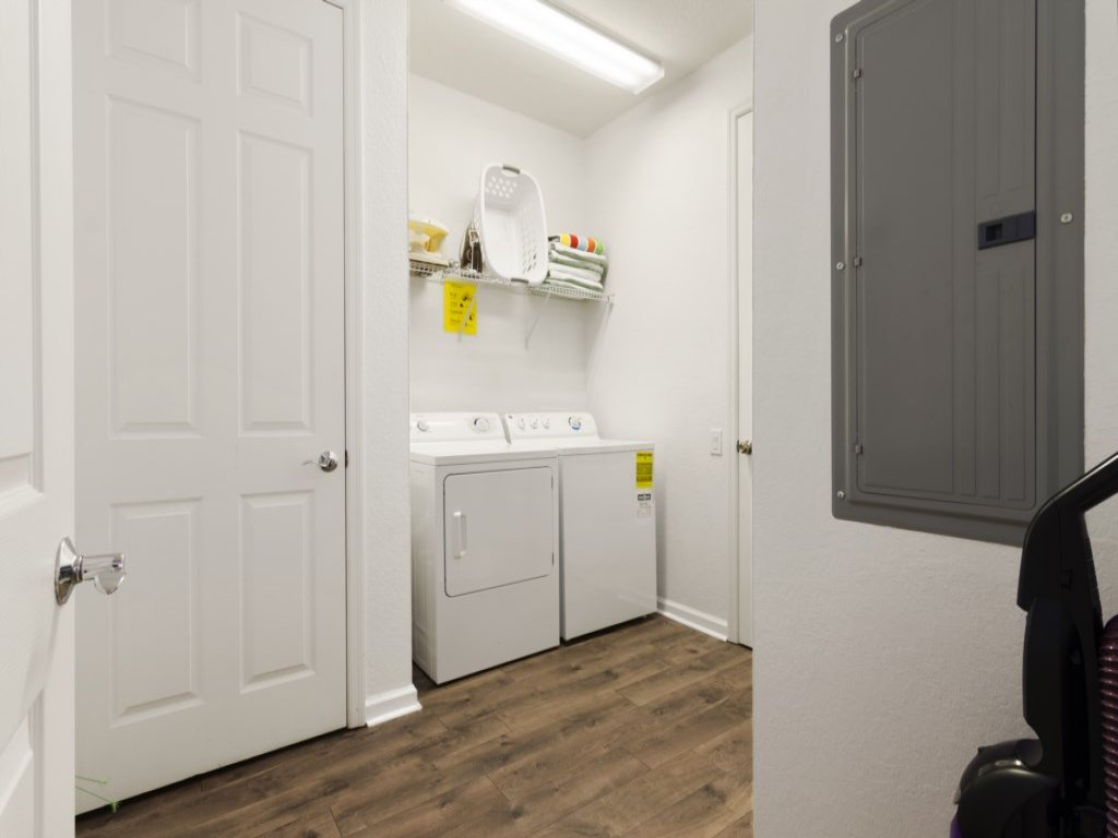 Vista Cay Luxury Secret Vacation Rental in Orlando - RedAwning