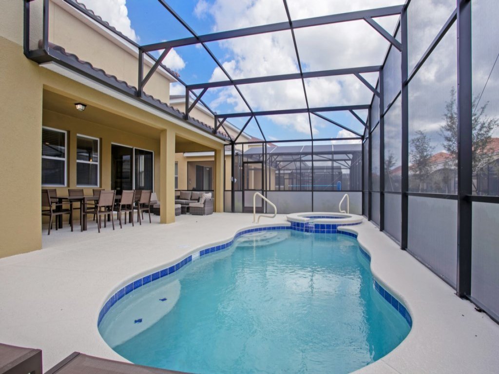 Amazing 7  Bedroom Solterra  New Resort  Home Vacation Rental in Davenport - RedAwning