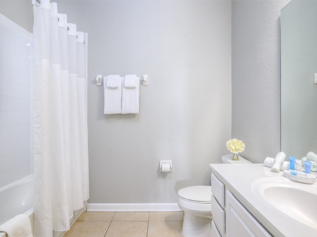 Vista Cay Lakeview Elysium Vacation Rental in Orlando - RedAwning