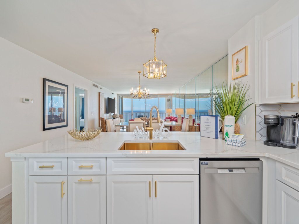 HD1605 Vacation Rental in Miramar Beach - RedAwning