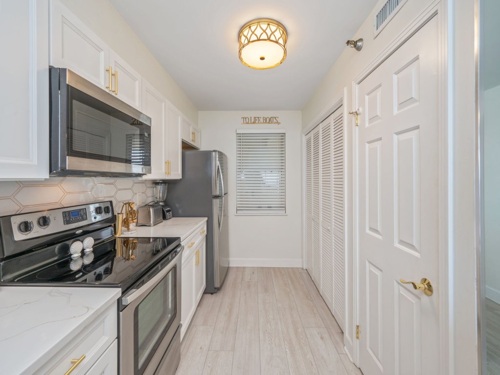 HD1605 Vacation Rental in Miramar Beach - RedAwning