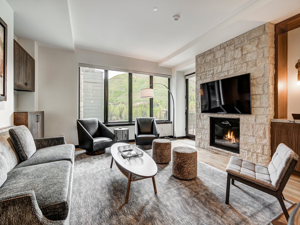 Contemporary 2 BR Condo in the Heart of Lionshead Save 20% on 7+ Nights! Vacation Rental in Vail - RedAwning