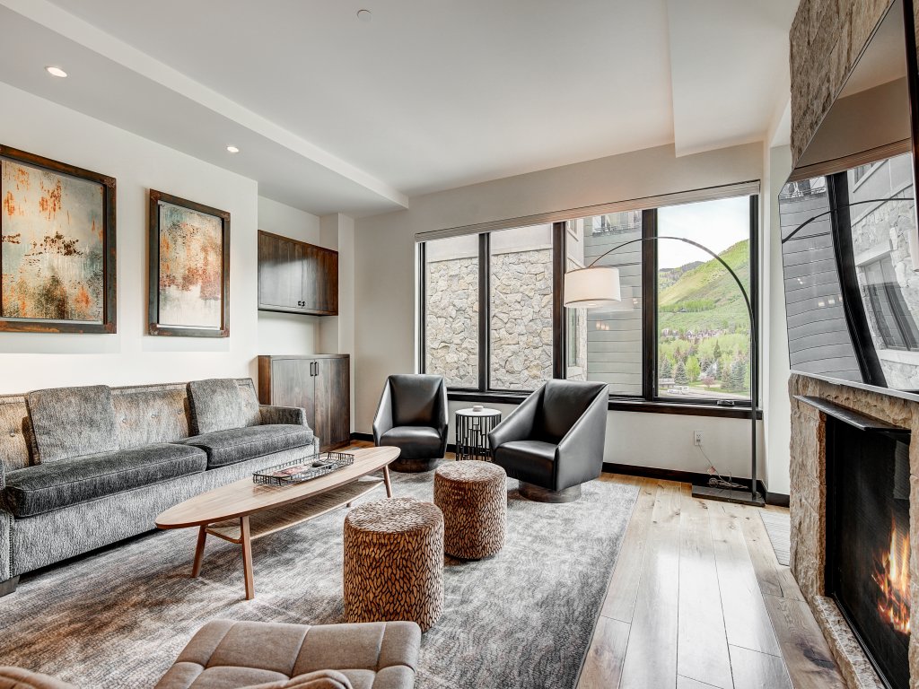 Contemporary 2 BR Condo in the Heart of Lionshead Save 20% on 7+ Nights! Vacation Rental in Vail - RedAwning