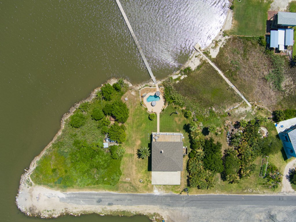 The Peach Pelican Vacation Rental in Texas - RedAwning