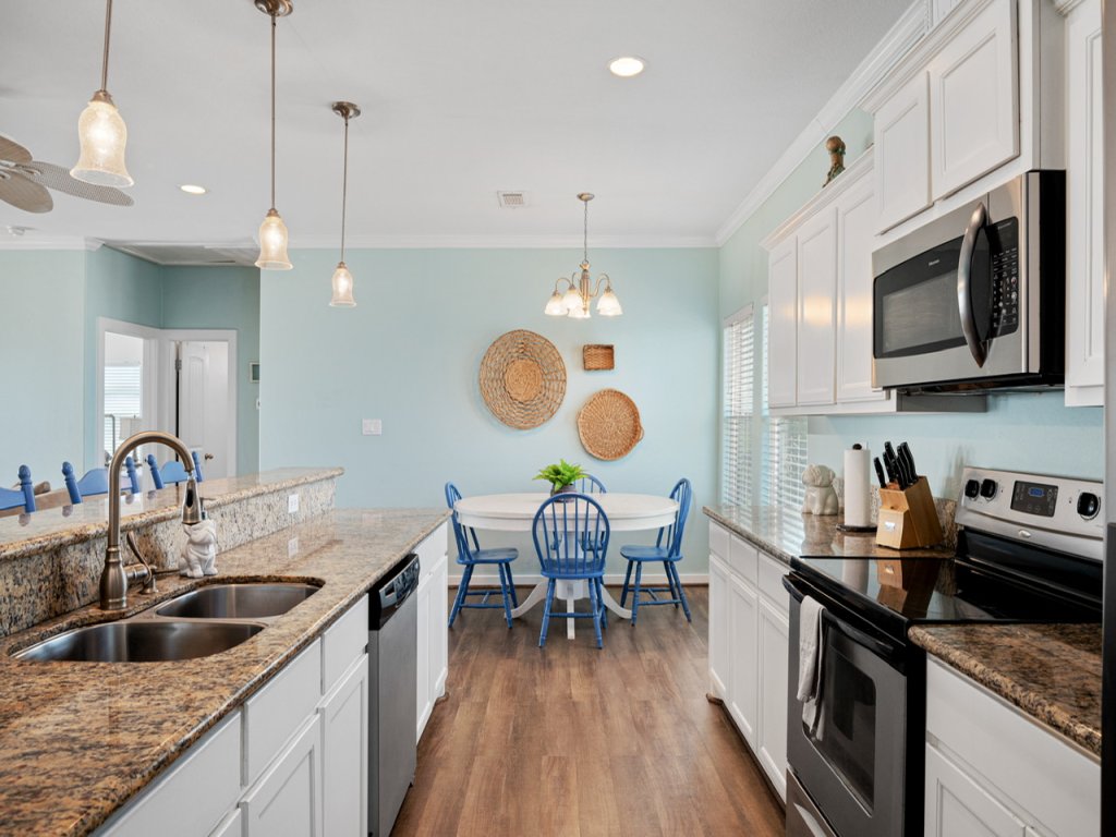 The Peach Pelican Vacation Rental in Texas - RedAwning