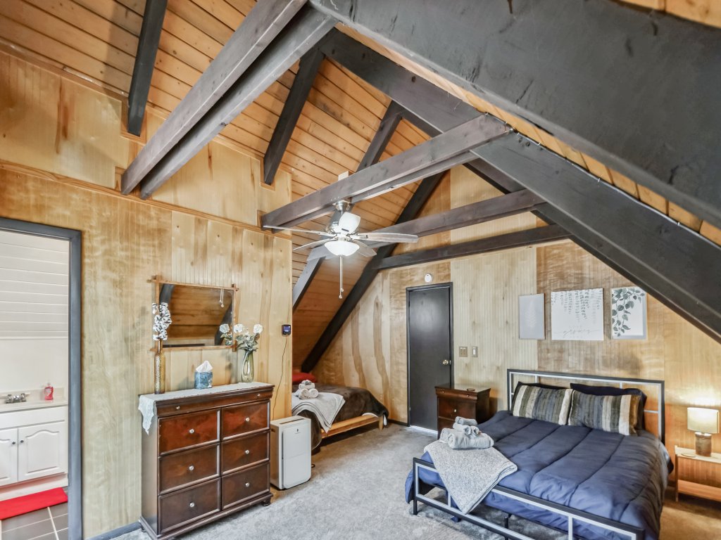 Poconos Chalet newly renovated, great location Vacation Rental in Pennsylvania - RedAwning