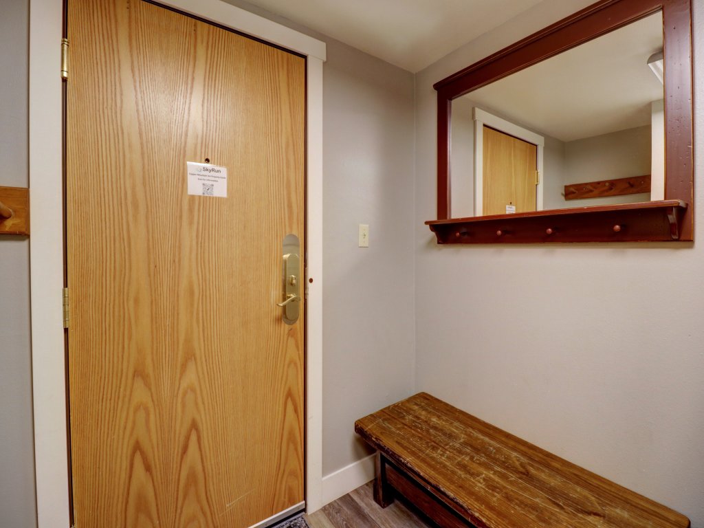 CM325 Copper Mtn Inn - Pet Friendly Vacation Rental in Copper Mountain - RedAwning