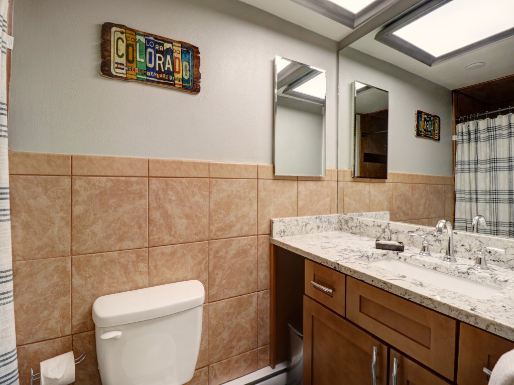 CM325 Copper Mtn Inn - Pet Friendly Vacation Rental in Copper Mountain - RedAwning