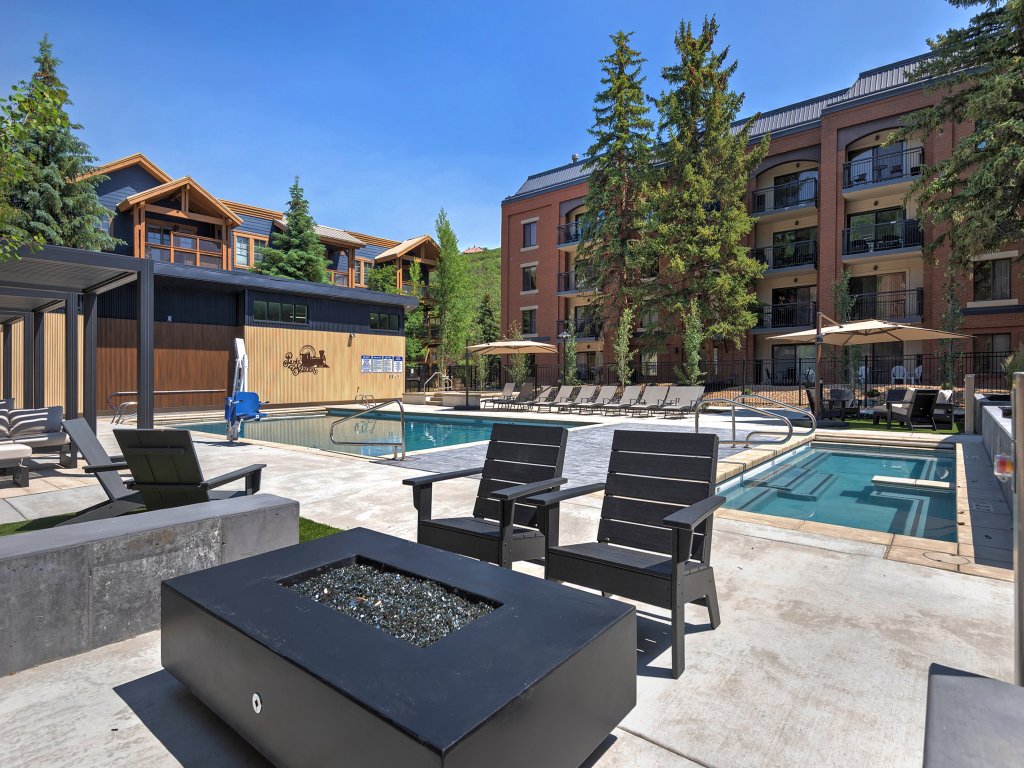 Park City Dream Condo Walk to Slopes Dining and Nightlife 129 Vacation Rental in Park City - RedAwning