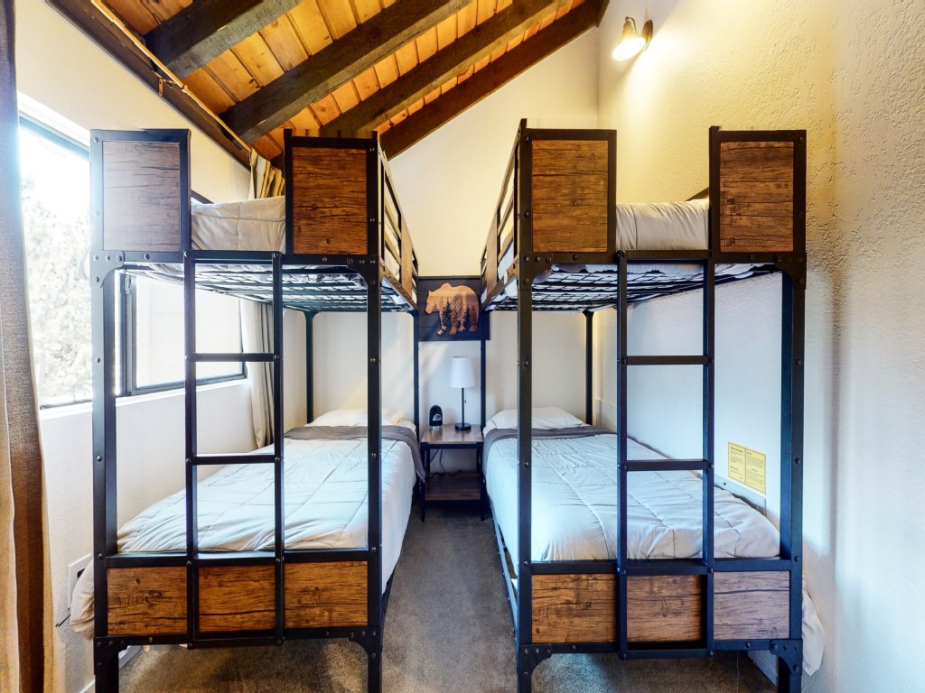 La Vista Blanc #16 Vacation Rental in Mammoth Lakes - RedAwning