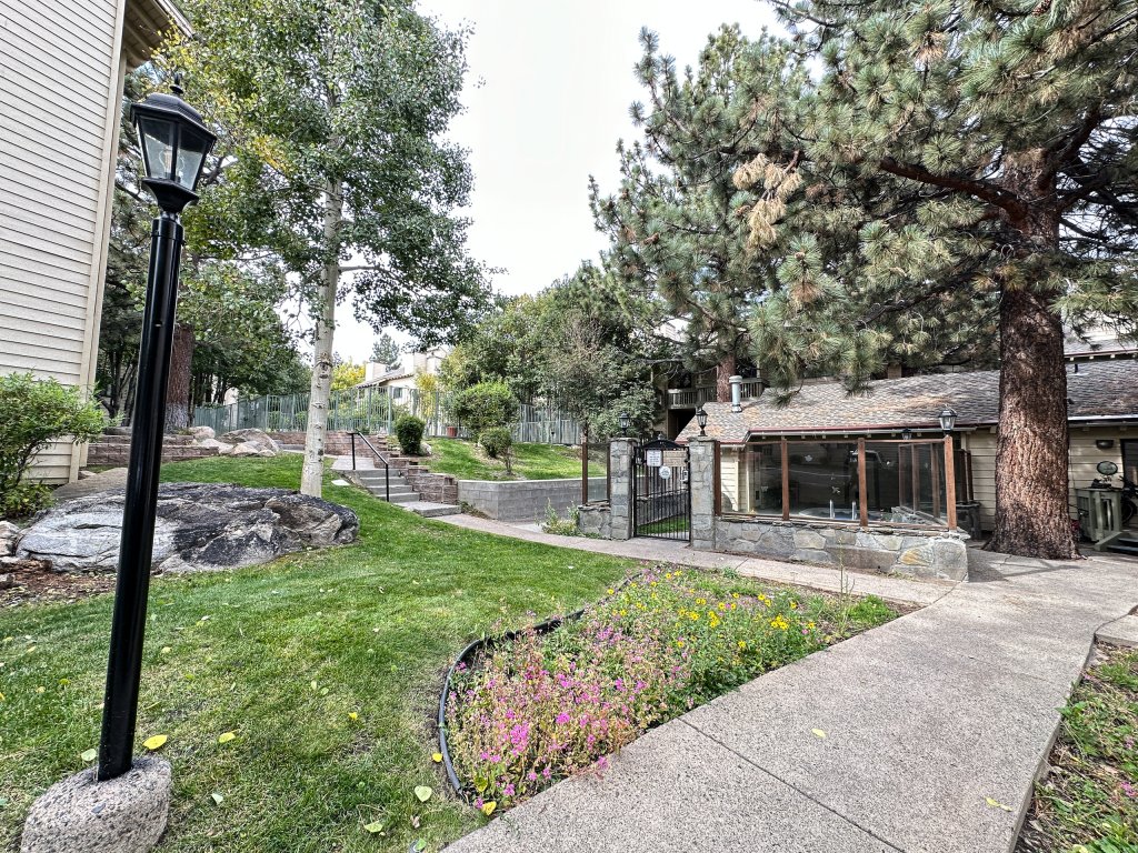 La Vista Blanc #16 Vacation Rental in Mammoth Lakes - RedAwning