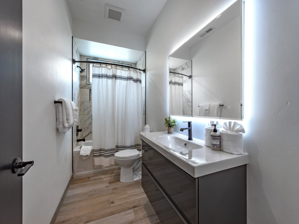 Sherman Retreat Vacation Rental in Hood River - RedAwning
