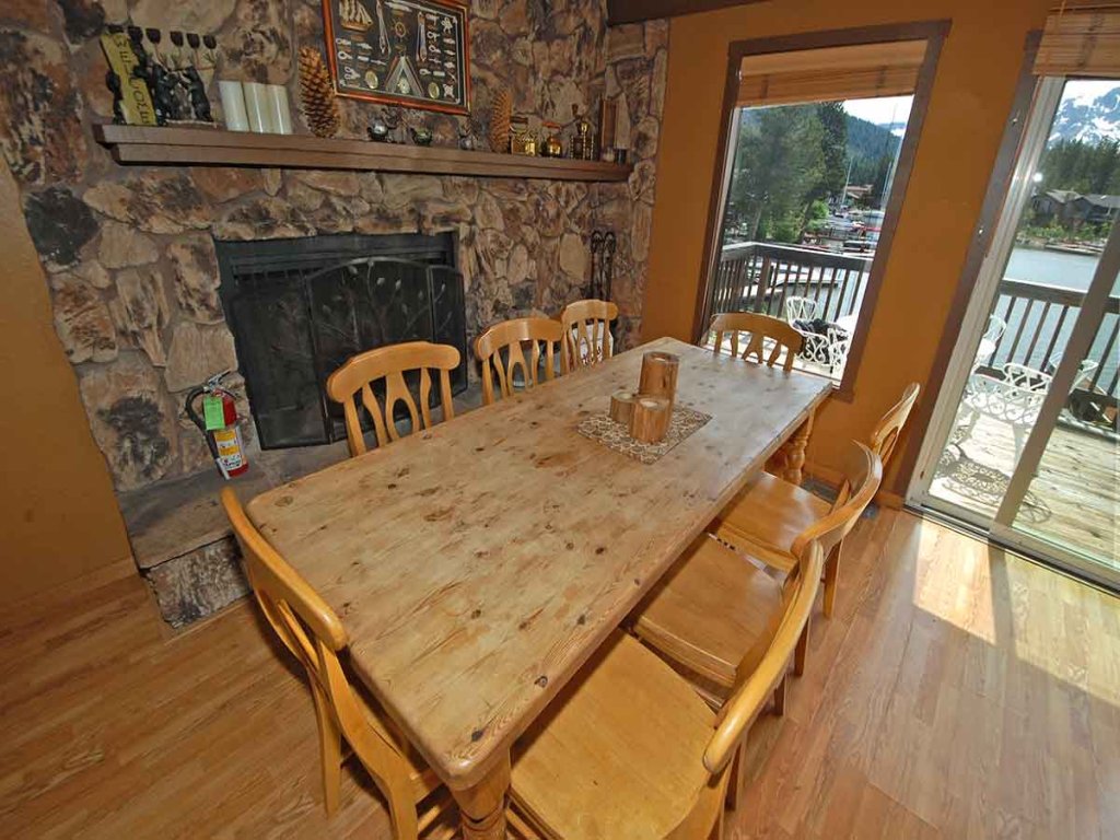 584 Alpine Drive Vacation Rental in California - RedAwning