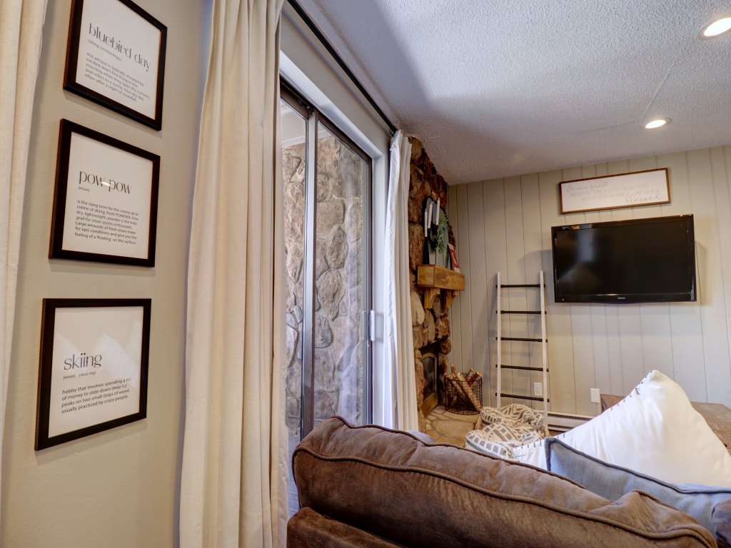 CM325 - 29 Copper Mtn Inn 2Br 2Ba Vacation Rental in Copper Mountain - RedAwning