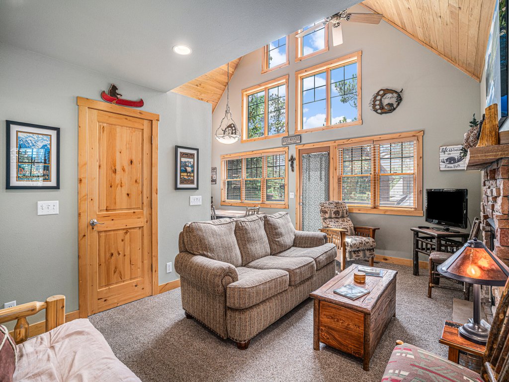Bear Den at Solitude Cabins Vacation Rental in Estes Park - RedAwning