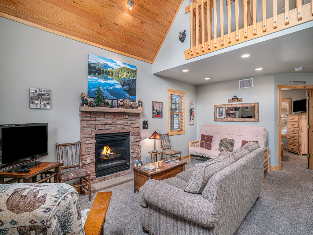 Bear Den at Solitude Cabins Vacation Rental in Estes Park - RedAwning