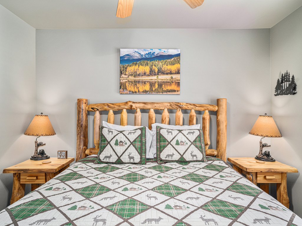Bear Den at Solitude Cabins Vacation Rental in Estes Park - RedAwning