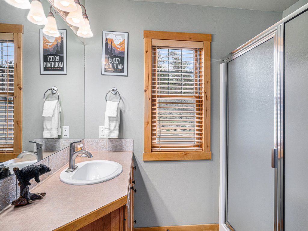 Bear Den at Solitude Cabins Vacation Rental in Estes Park - RedAwning