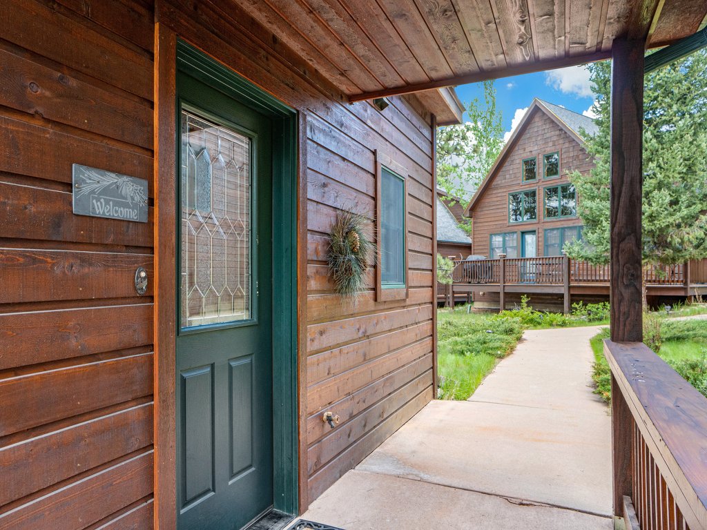 Solitude Bobcat #5 Vacation Rental in Estes Park - RedAwning