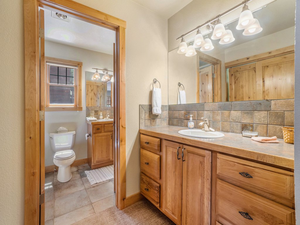 Solitude Bobcat #5 Vacation Rental in Estes Park - RedAwning