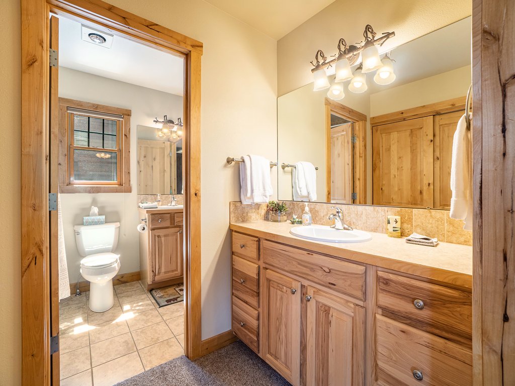 Solitude Bobcat #6 Vacation Rental in Estes Park - RedAwning