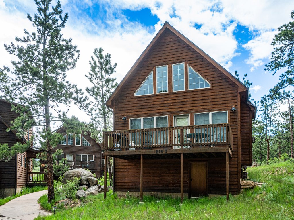 Solitude Marmot #5 Vacation Rental in Estes Park - RedAwning