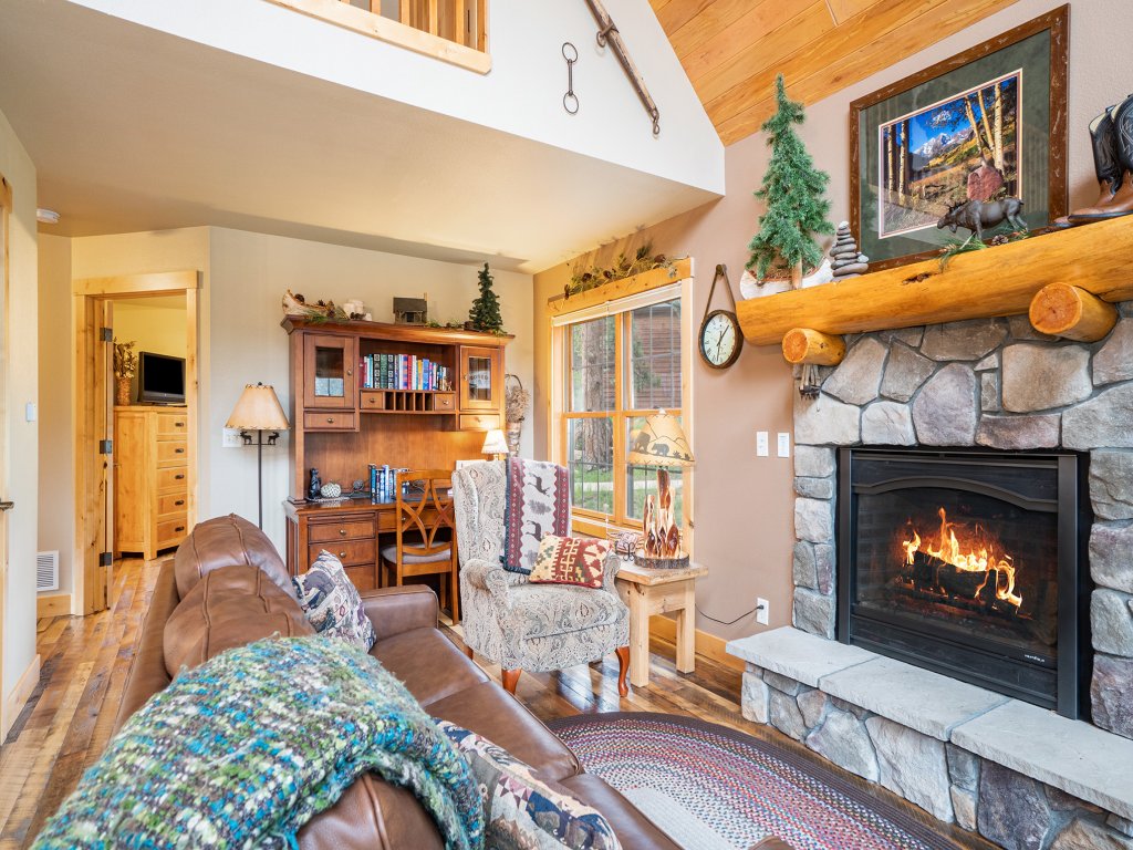 Solitude Marmot #5 Vacation Rental in Estes Park - RedAwning