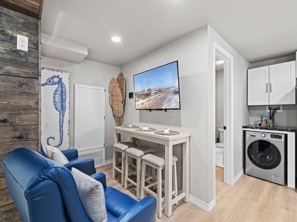 226 W. Esperanza (Gavin's Getaway) Vacation Rental in South Padre Island - RedAwning