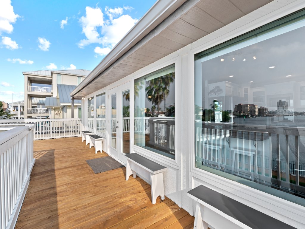 226 W. Esperanza (Gavin's Getaway) Vacation Rental in South Padre Island - RedAwning