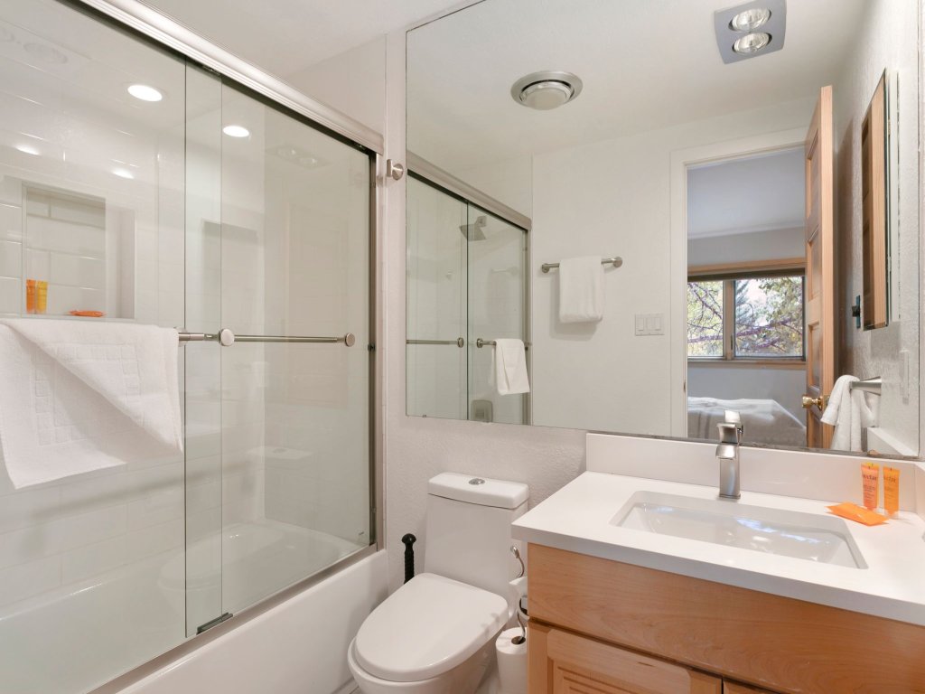 27 Bachelors Gulch Road Vacation Rental in Beaver Creek - RedAwning