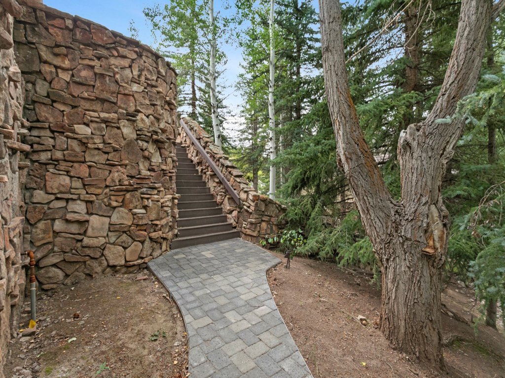 27 Bachelors Gulch Road Vacation Rental in Beaver Creek - RedAwning