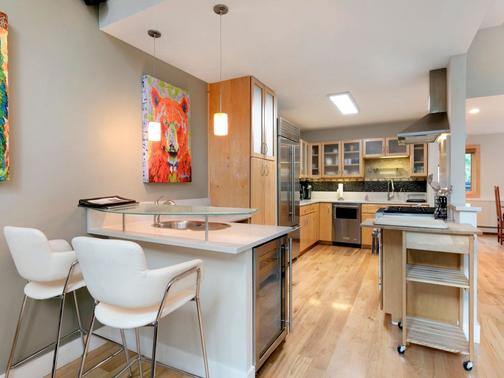 27 Bachelors Gulch Road Vacation Rental in Beaver Creek - RedAwning
