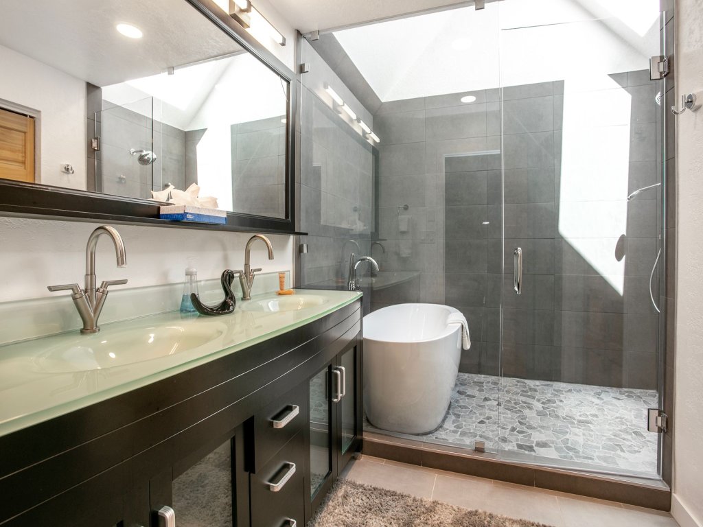 27 Bachelors Gulch Road Vacation Rental in Beaver Creek - RedAwning
