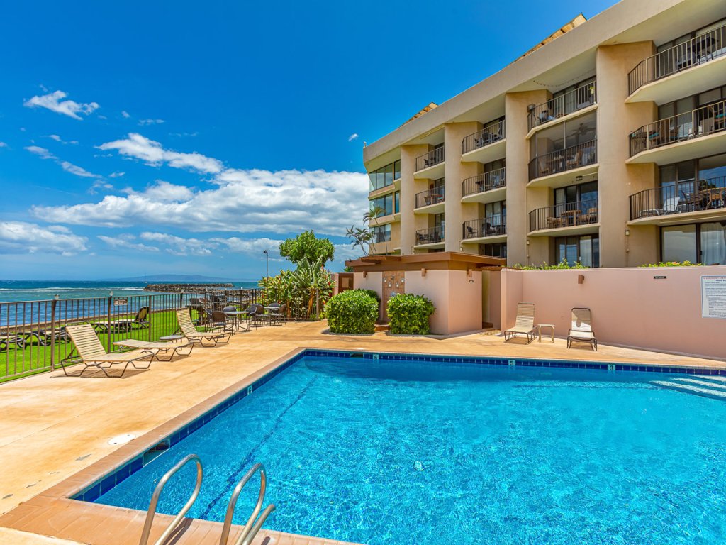 Milowai 101 Vacation Rental in Wailuku - RedAwning