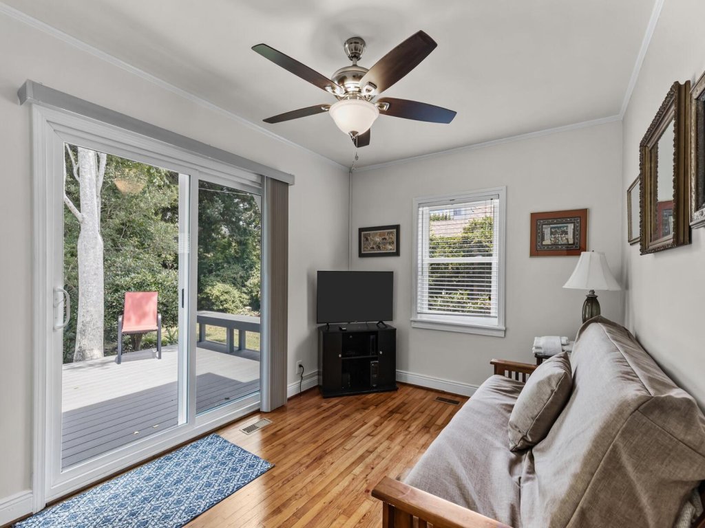 The Gray Whale Cottage Vacation Rental in North Carolina - RedAwning