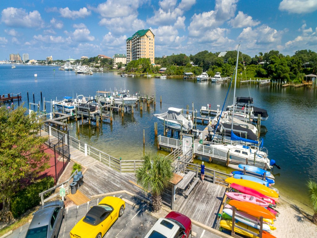 Dolphin Point 203C Vacation Rental in Destin - RedAwning