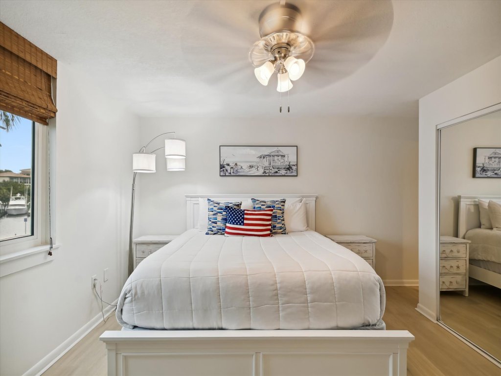 Dolphin Point 203C Vacation Rental in Destin - RedAwning