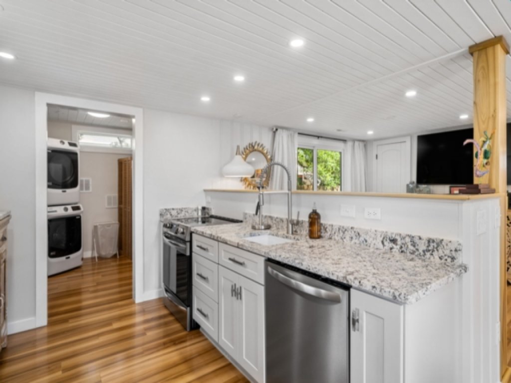 Lil Pearl- near Kayak Launch, Kayaks included! Vacation Rental in North Carolina - RedAwning