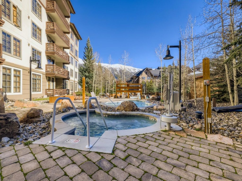 Passage Point 623B Vacation Rental in Copper Mountain - RedAwning