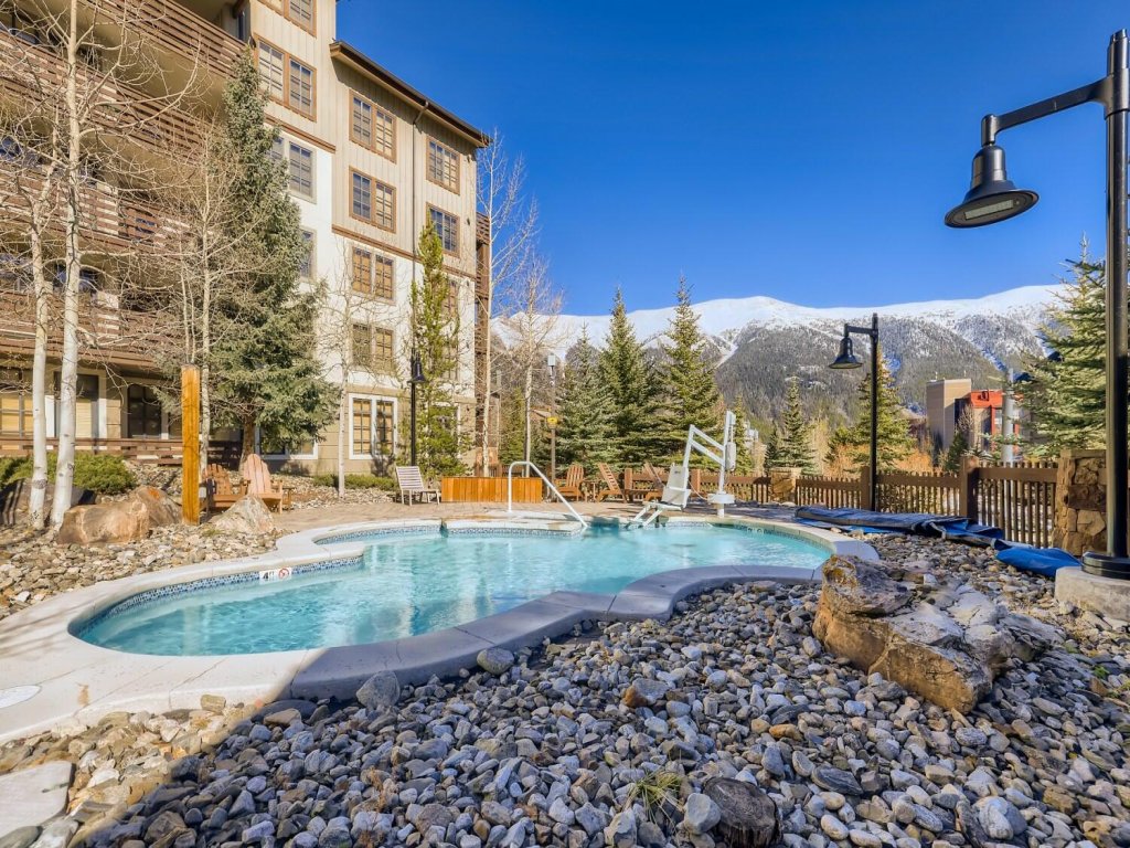 Passage Point 623B Vacation Rental in Copper Mountain - RedAwning