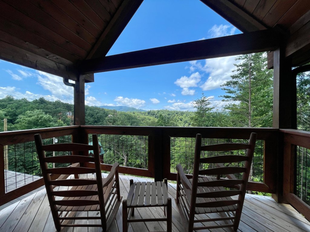 Bearly Behaving Vacation Rental in Sevierville - RedAwning