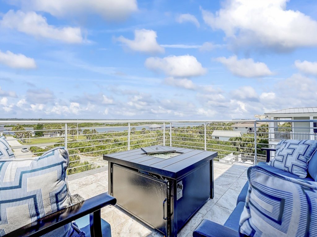 Ocean Paradise Vacation Rental in St. Augustine - RedAwning