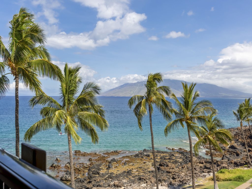 Mana Kai #403 Vacation Rental in Kihei - RedAwning