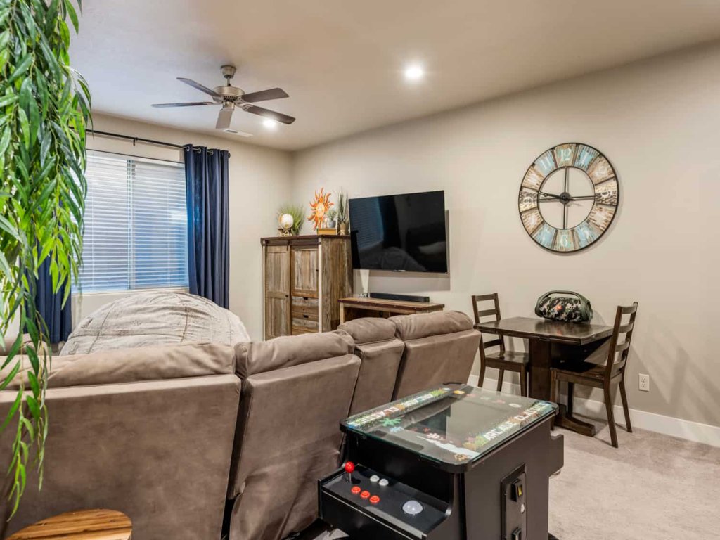 My Husband Wishes He Could Stay Here #14 Vacation Rental in Utah - RedAwning