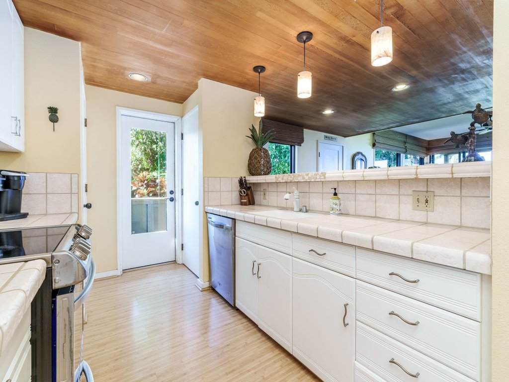 Kahana Village 13 Oceanview 3Bed/2Bath Vacation Rental in Lahaina - RedAwning