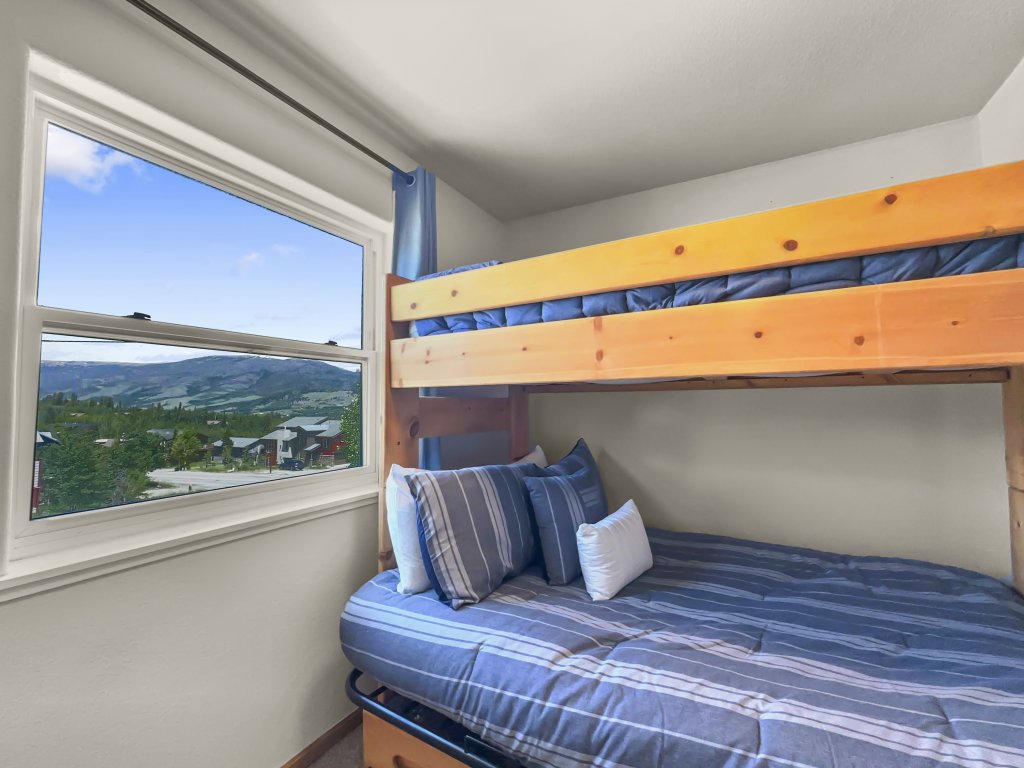 173 Buffalo Drive Vacation Rental in Silverthorne - RedAwning