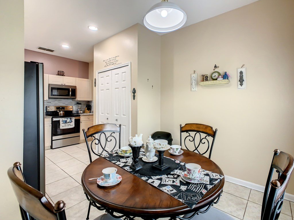 Beautiful Windsor Palms 4 Bed South Facing Pool Vacation Rental in Kissimmee - RedAwning