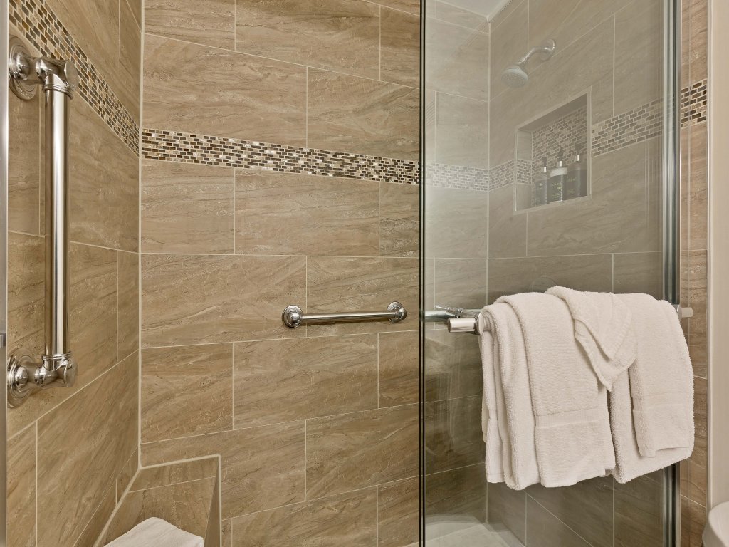 2bd River North Million Dollar Views! Parking Incl Vacation Rental in Chicago - RedAwning